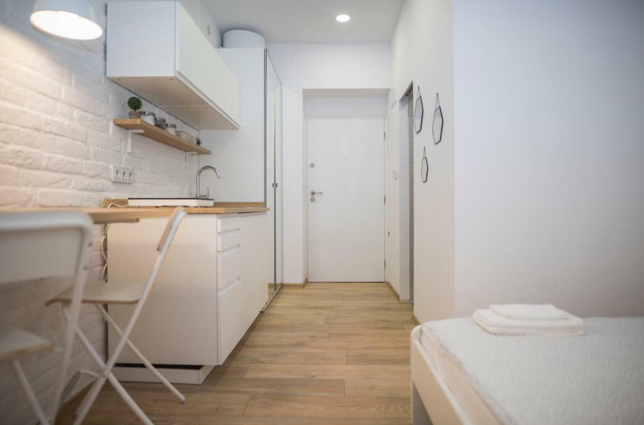 "D&M" Studio Apartments Загреб Екстериор снимка